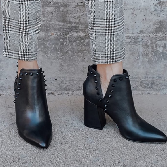 glow pointed toe bootie